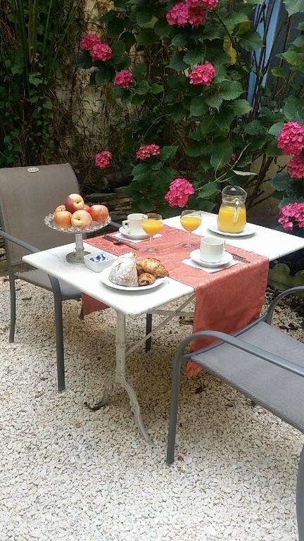 Hotel Le Postillon Pau Exterior photo