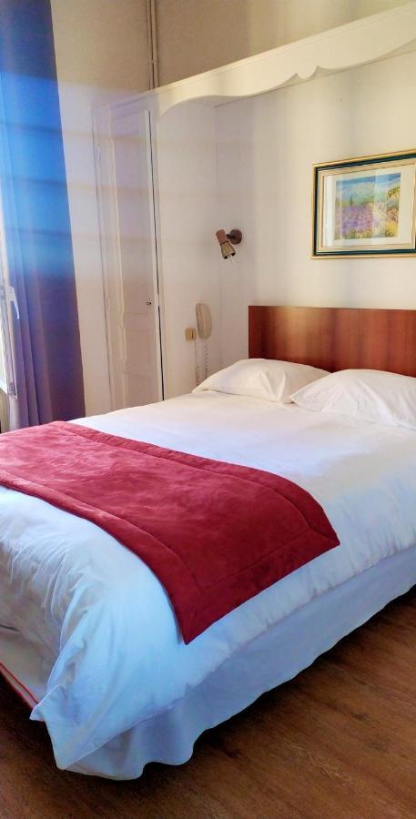 Hotel Le Postillon Pau Exterior photo